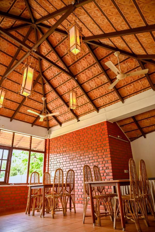 Hotel The Shire à Sultan Bathery Extérieur photo