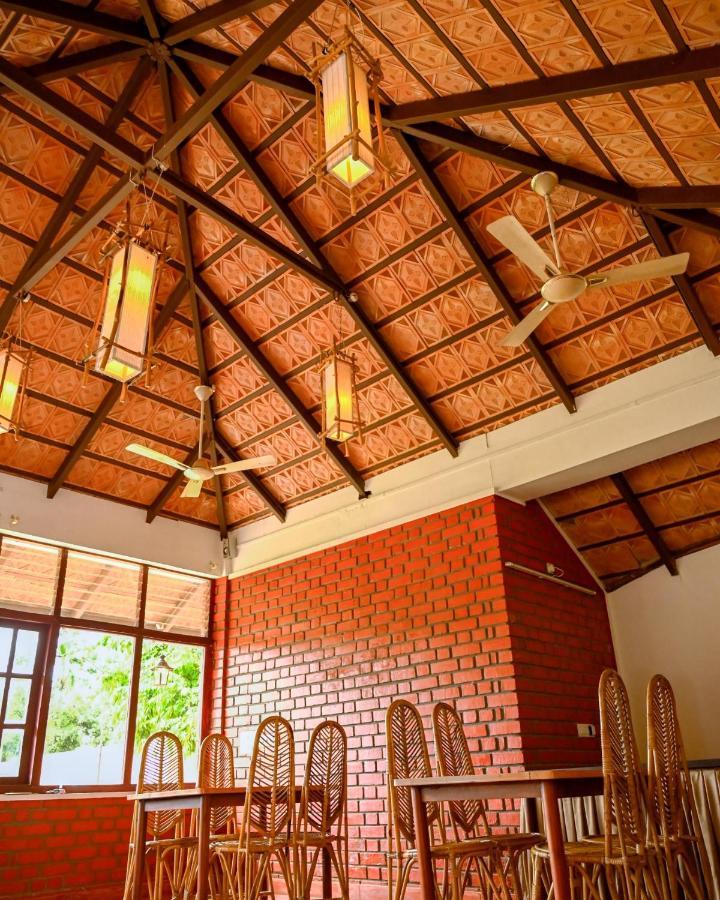 Hotel The Shire à Sultan Bathery Extérieur photo
