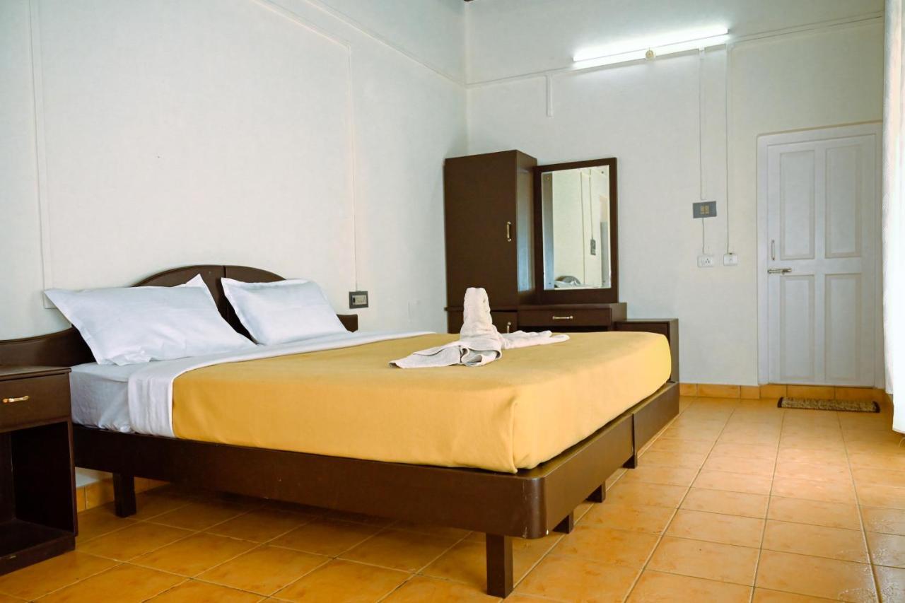 Hotel The Shire à Sultan Bathery Extérieur photo