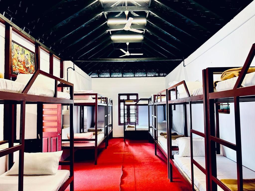 Hotel The Shire à Sultan Bathery Extérieur photo